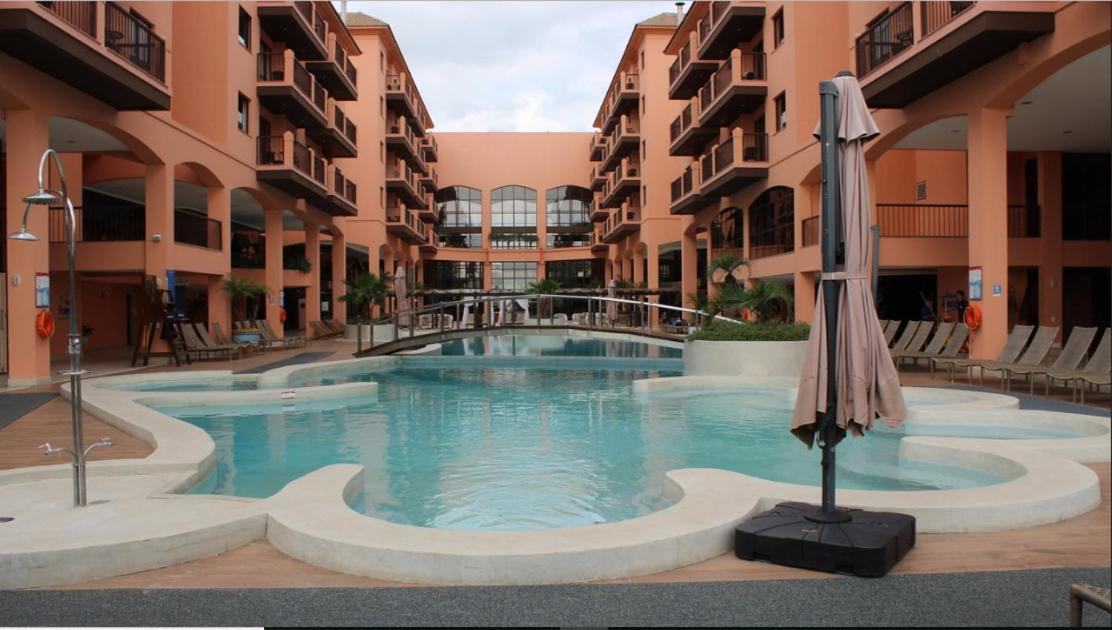 Apto Pes Na Areia Em Hotel Jurere Beach Jurere Internacional フロリアノポリス エクステリア 写真