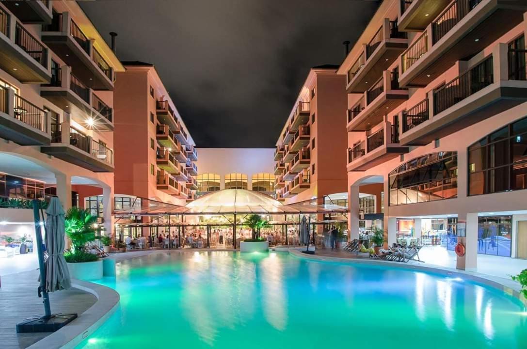 Apto Pes Na Areia Em Hotel Jurere Beach Jurere Internacional フロリアノポリス エクステリア 写真