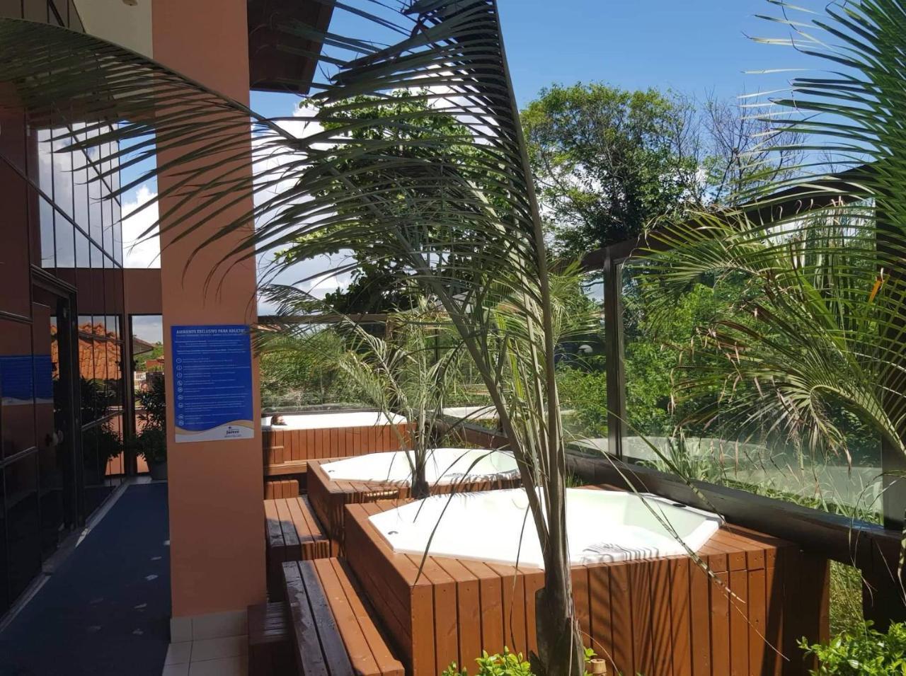 Apto Pes Na Areia Em Hotel Jurere Beach Jurere Internacional フロリアノポリス エクステリア 写真