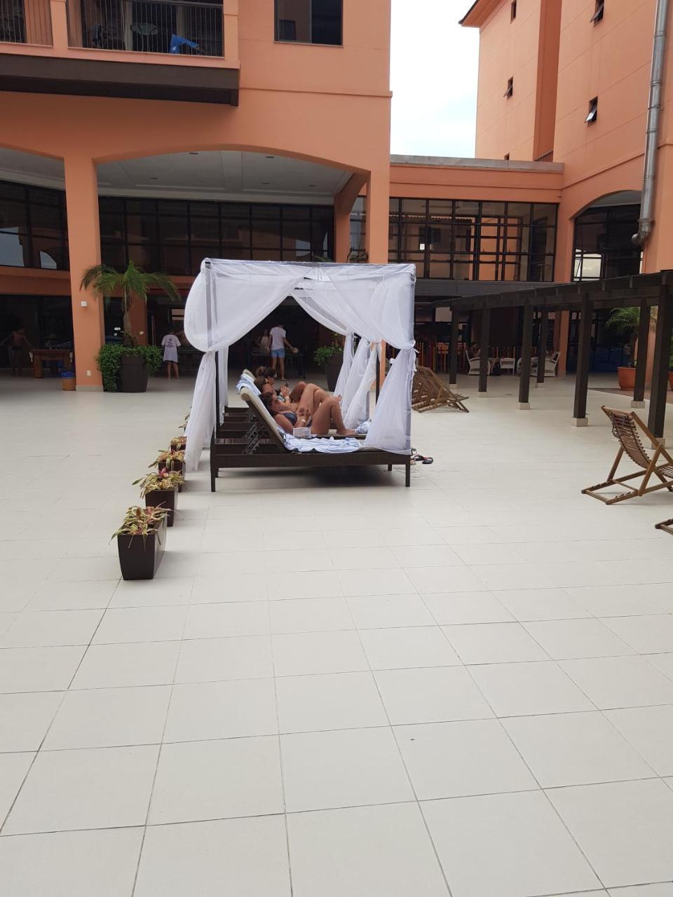 Apto Pes Na Areia Em Hotel Jurere Beach Jurere Internacional フロリアノポリス エクステリア 写真